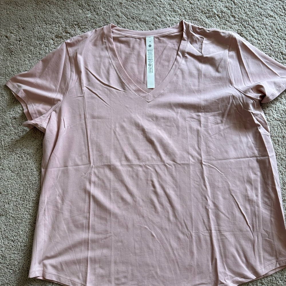 Women's Lululemon V-Neck Love t-shirt
